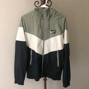 Nike Sportswear WindBreaker